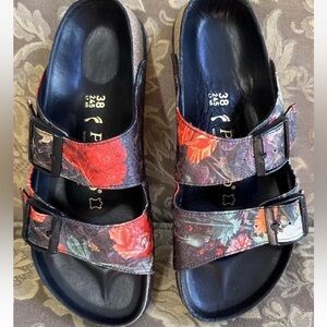 Like new Birkenstock papillio floral sandals US 7 EUR 38